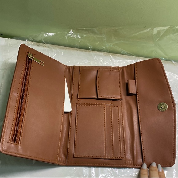 🎁Brand new Clutch/wallet - Picture 8 of 9